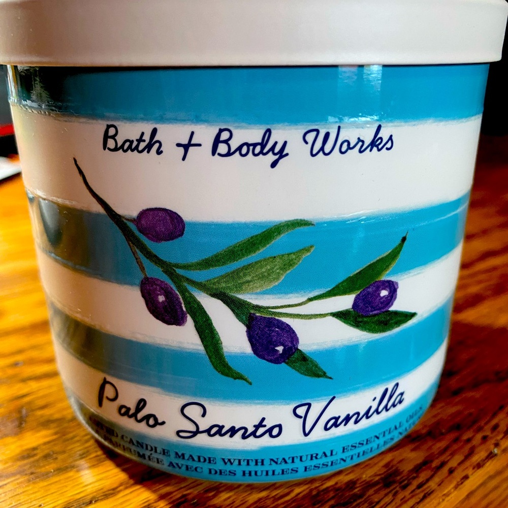 Palo Santo Vanilla Candle 🕯️ Bath 🛁 and Body Works